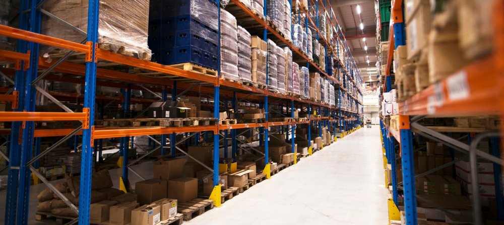 Estoque parado: saiba os impactos e como prevenir